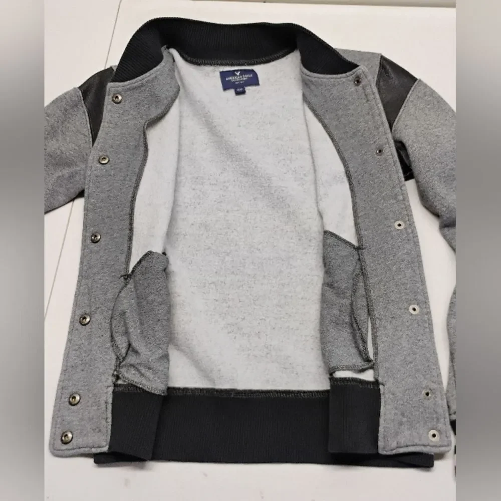 American Eagle Outfitters neck taken owned